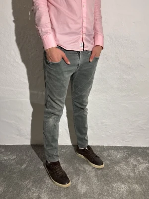 Replay jeans  - Ett par riktigt snygga jeans från Replay i storlek W34 L30 i modellen Anbbas 