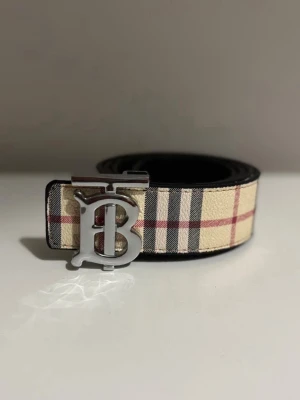 Burberry bälte - Helt ny, skickas inom lång tid