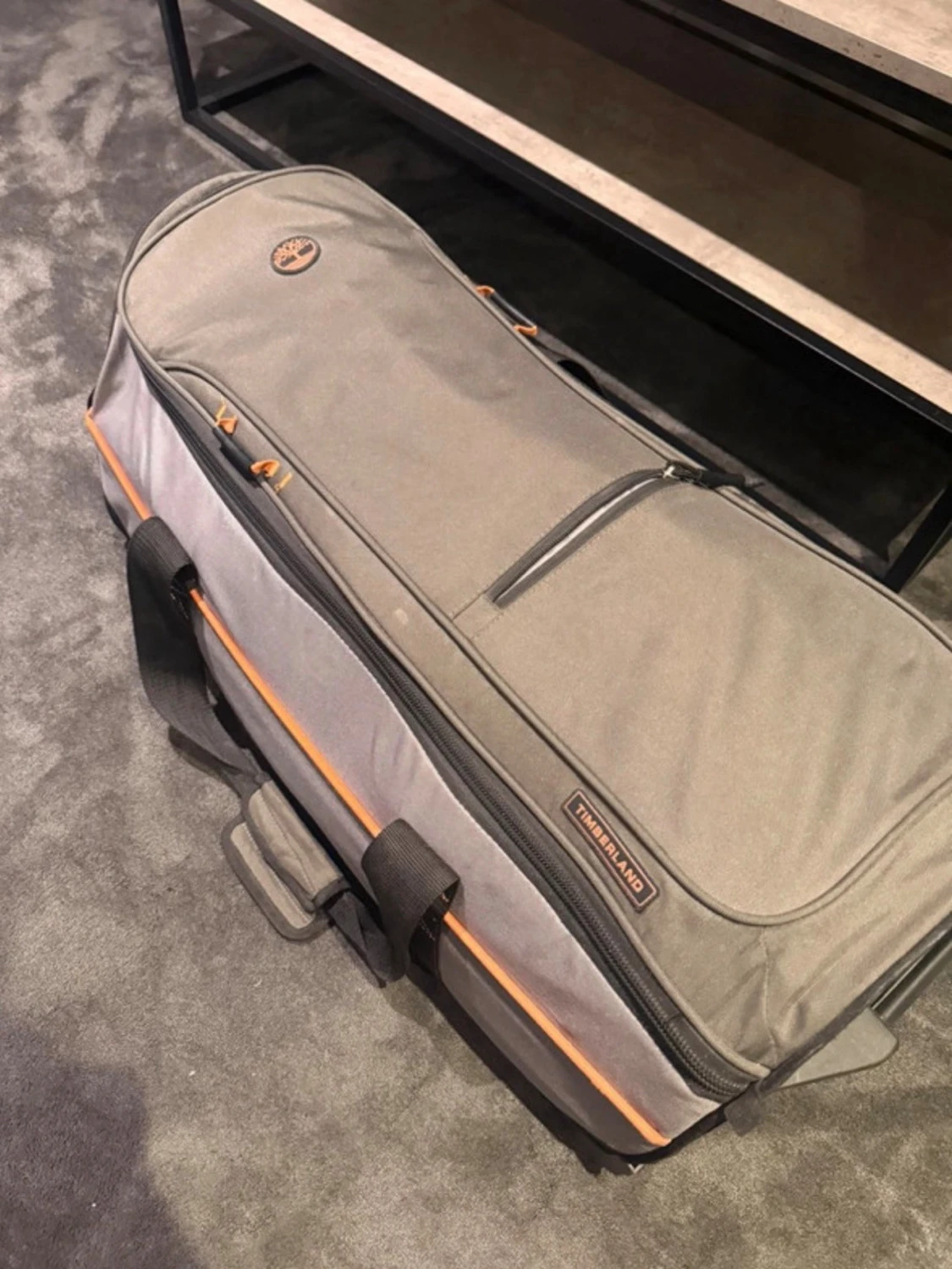 Grå resväska från Timberland - 1