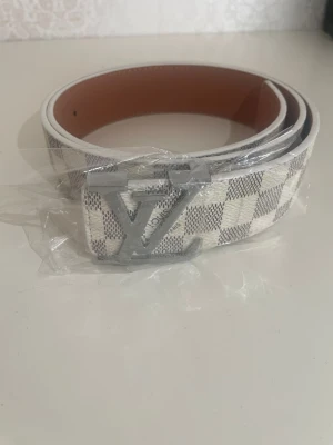 Märke belte  - Helt nytt belte Inga skador