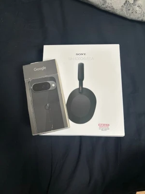 10000kr - säljer en google pixel 10 256 gb helt ny oanvänd och ett par sony hörlurar helt nya och oanvända