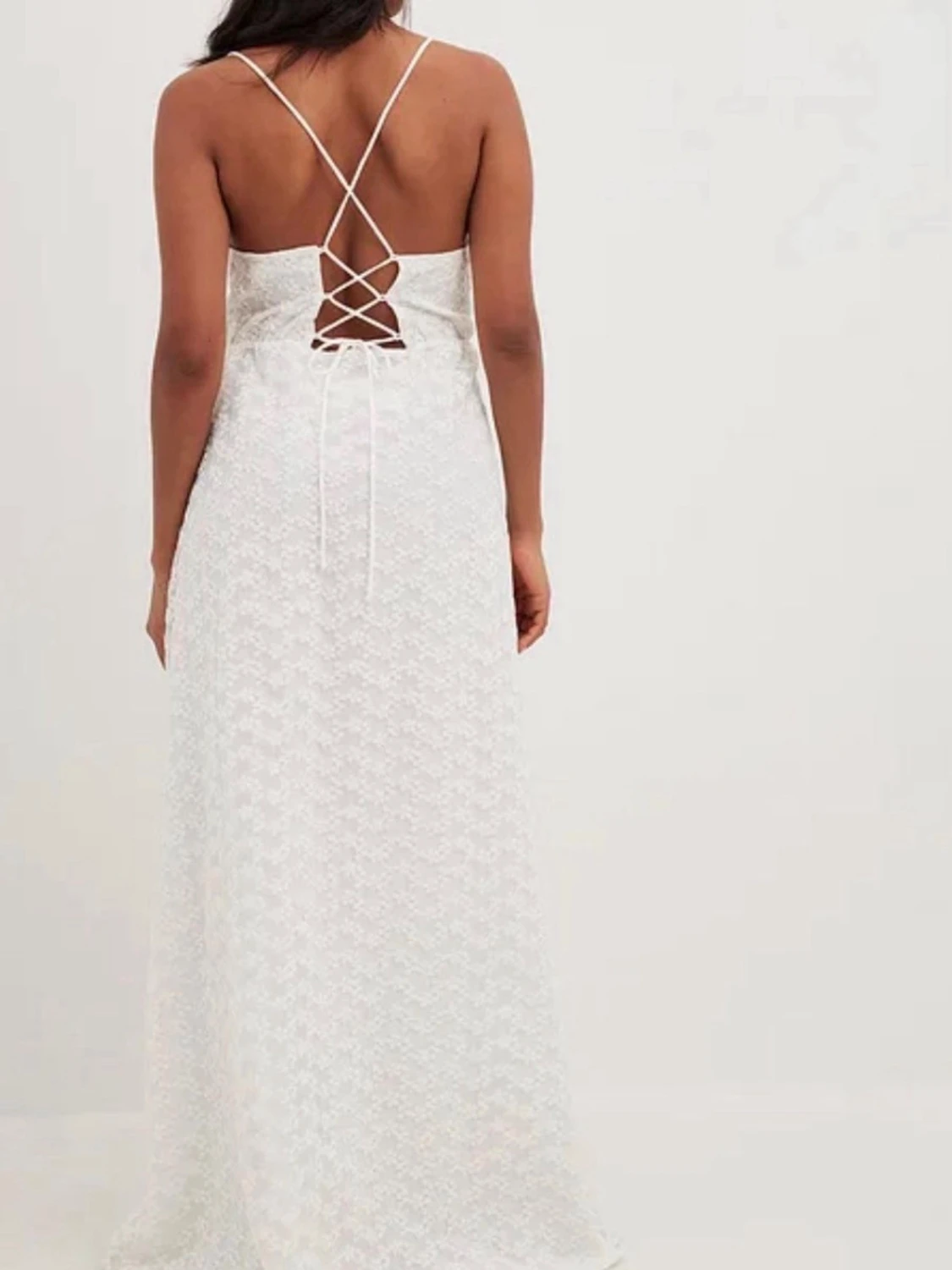 Vit klänning öppen rygg