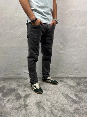Replay jeans  - Ett par riktigt snygga jeans från Replay i storlek W30 L30 i modellen Anbbas Hyperflex 
