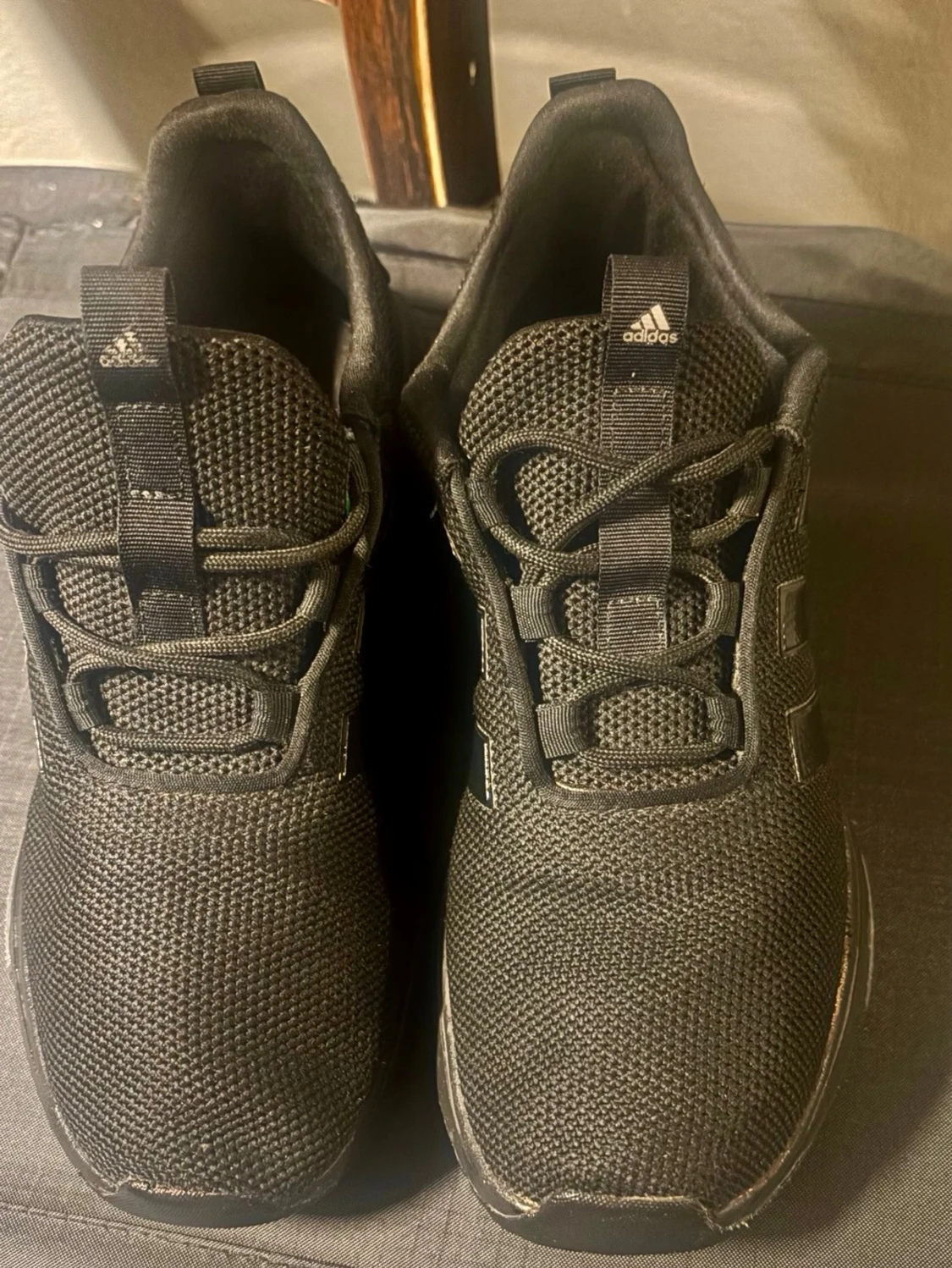 Svarta Adidas sneakers med mesh - 1