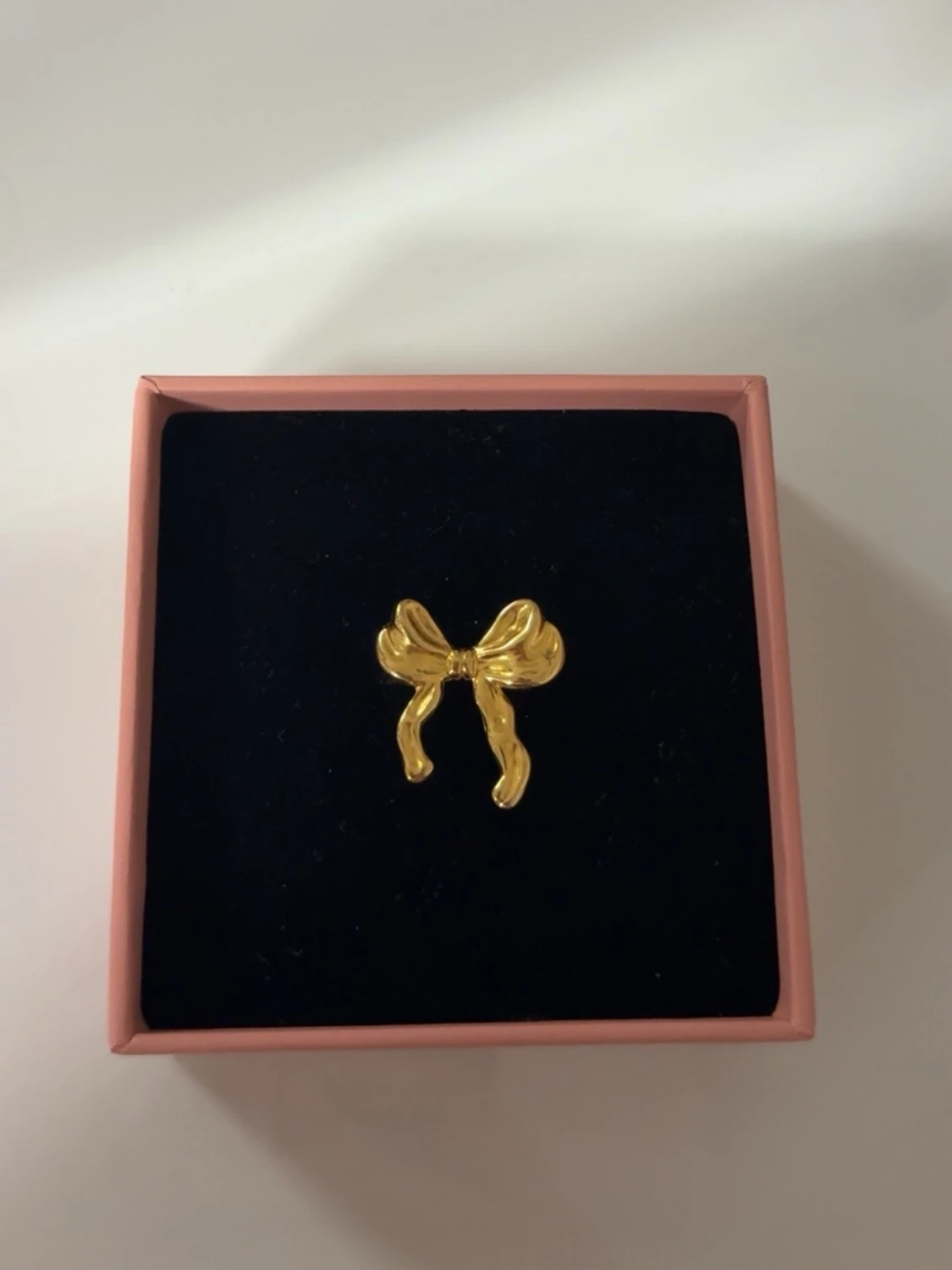 Guldig rosett ring