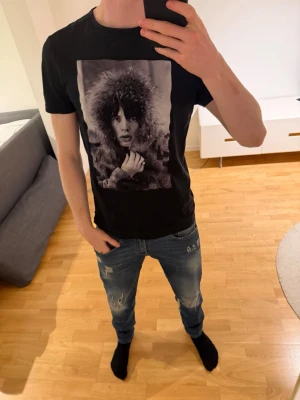 Limitato T-shirt  - Säljer nu denna riktigt sköna och snygga Limitato T-shirten för endast 699, priset är ej fast vid en snabb affär! Bara att höra av dig vid frågor