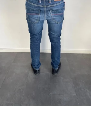 Tramarossa Jeans - Tramarossa jeans herr| pris: 899kr| storlek: W31 L31| skick:9/10| hör av dig vid minsta lilla fundering eller fråga|