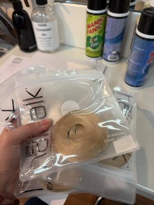 Oanvänt löshår från hairtalk  - Säljer 5 paket tape extensions från hairtalk , 55 cm färgen 62 ordpris 7140kr