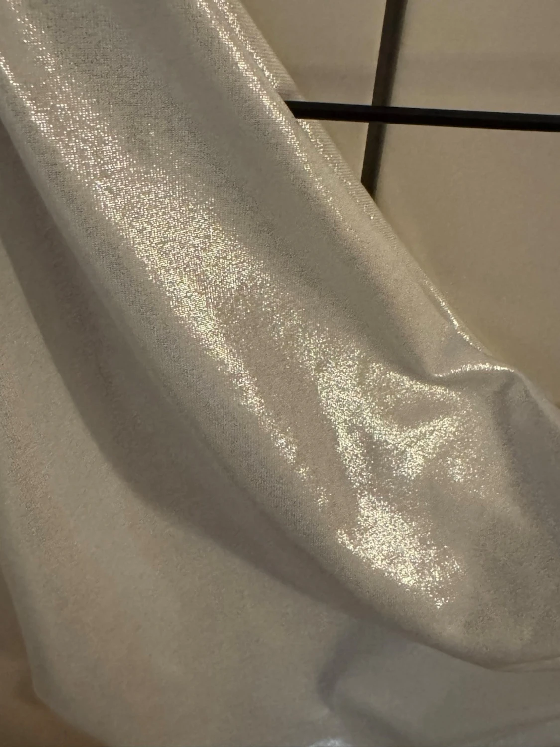 Glittrig silver one shoulder-klänning - 1