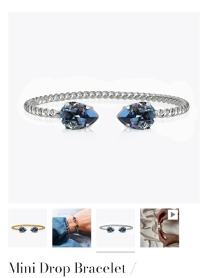  Caroline Svedbom Armband - Snyggt armband från Caroline Svedbom i mycket bra skick/nyskick!💗 Säljer då jag bytt till guldsmycken och ska köpa ett i guld!😊 Orginalförpackning samt annat medföljer! Skriv gärna för fler frågor eller funderingar💗
