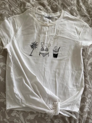 White t-shirt from Mango - Size S