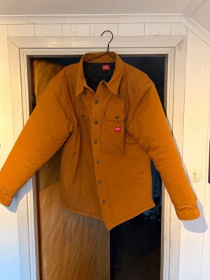 Workwear DePalma - DePalma workwear , strl M , ett hål på insidan 