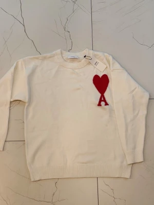 Ami Pari - Ny Vit stickad tröja från Ami Pari