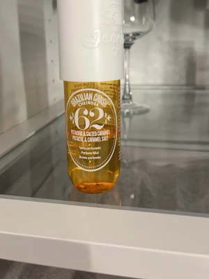 Sol de Janeiro Brazilian Crush 62 - Parfymmist från Sol de Janeiro i doften Brazilian Crush Cheirosa 62 med pistage och saltad karamell. 