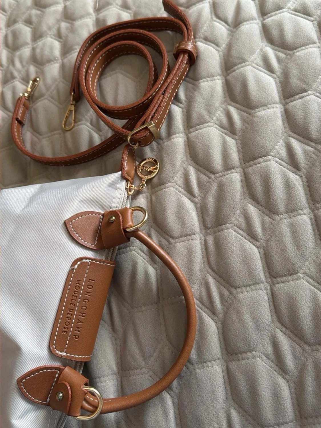 Beige axelväska  - 1