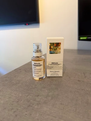 Maison margiela never ending summer 30 ml - Säljer Maison margiela never ending summer 30 ml. Se bild för mängd.