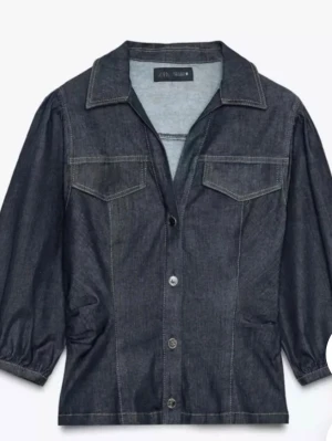 Zara trendig jeanstopp - Säljer denna trendiga jeanstopp från Zara!