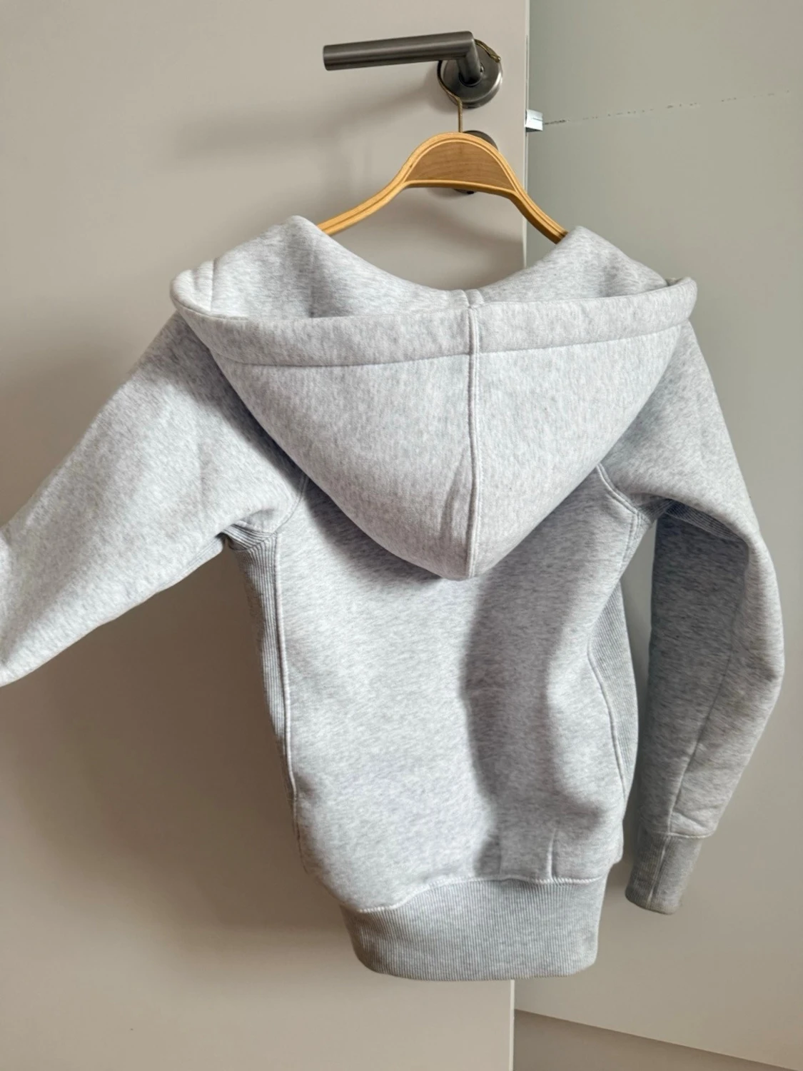 Ljusgrå zip hoodie från Russemerch - 1