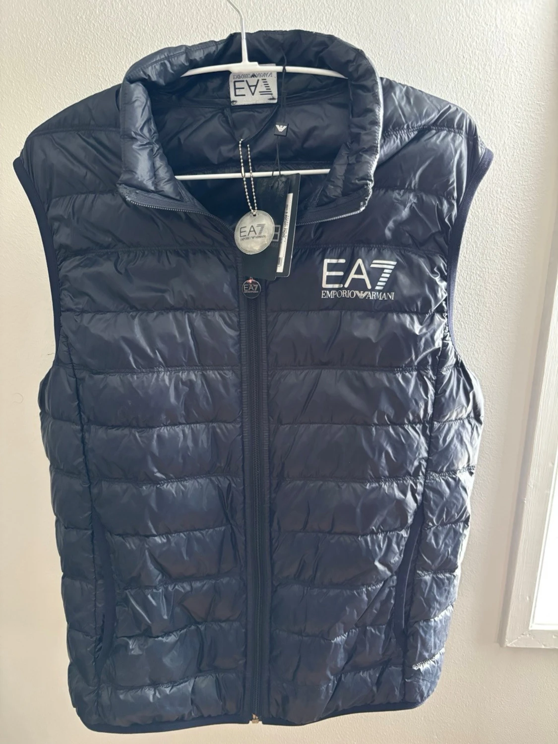 Svart dunväst från Emporio Armani