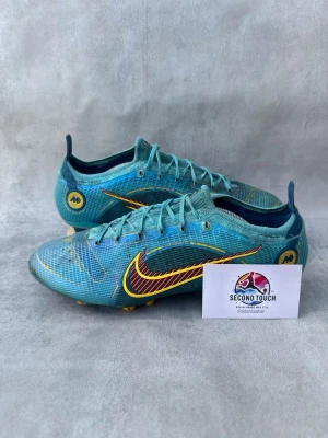 Nike mercurial - ⚽️ Nike Air Zoom Mercurial Vapor 14 Elite 📏 Storlek: 44 🌱 Underlag: AG 📋 Skick: Använda, lagad skada framtill
