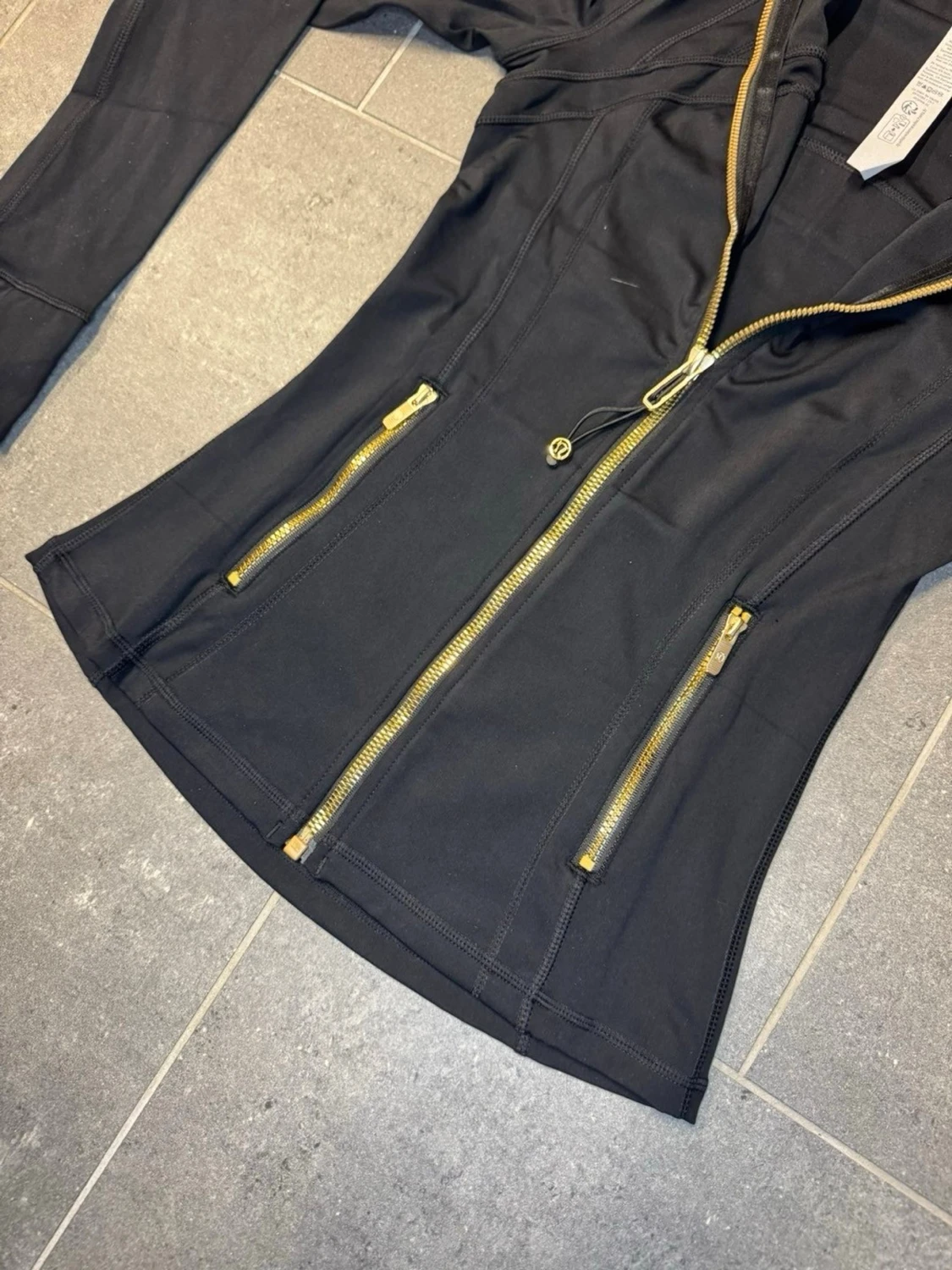 Svart lululemon  - 1