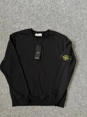 Stone Island black sweater - size M, true to size. As new, unused.