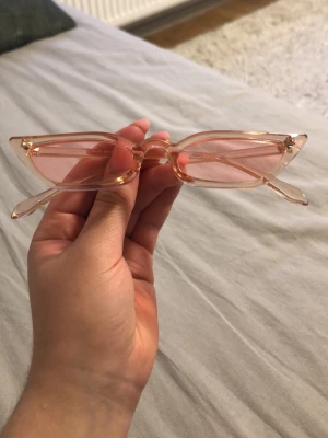 Rosa cat eye solglasögon - Coola glasögon i gott skick 