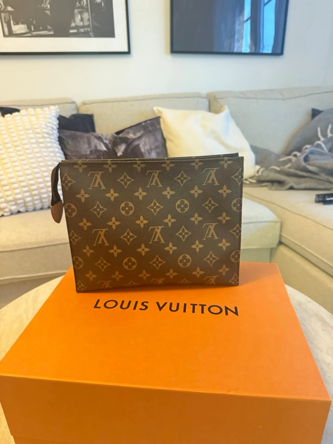 Louis Vuitton clutch - 1