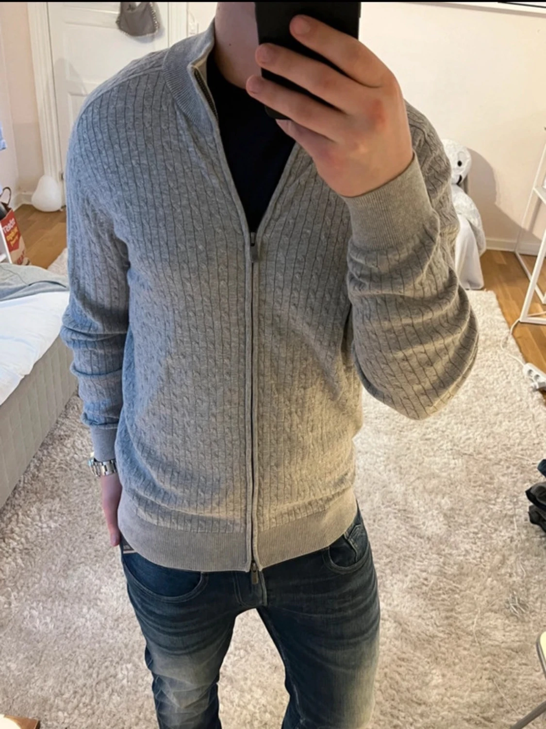 Ljusgrå ziptröja med kabelstickning - 2