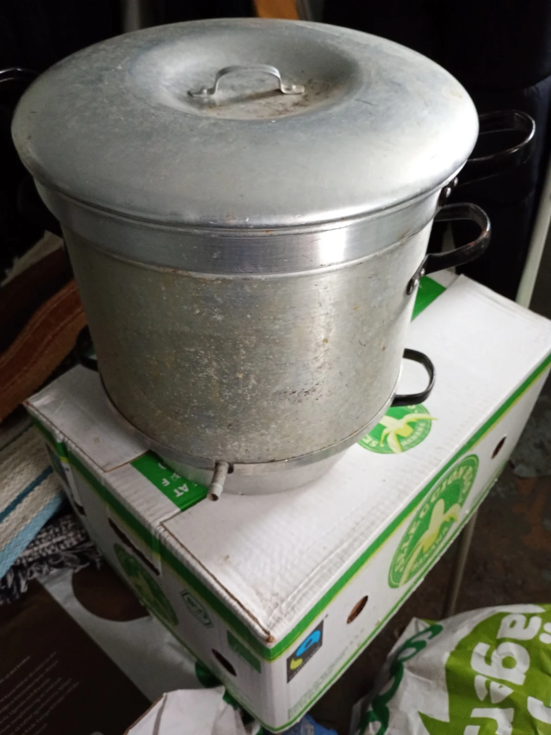 Äldre Stor aluminiumgryta med lock - 1