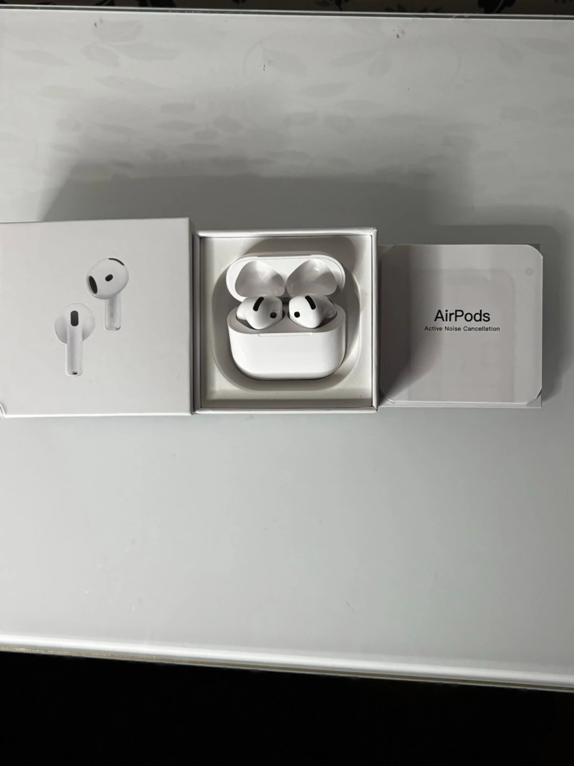 AirPods 4 med Active Noise Cancellation