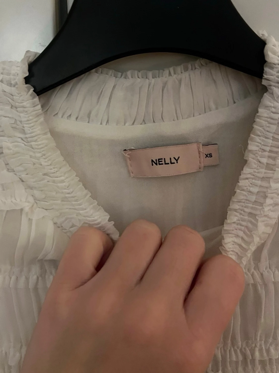 Vit blus med puffärm från Nelly - 1