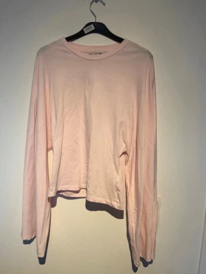 Tröja med vida armar ifrån lager 157  - Aldrig använd 
