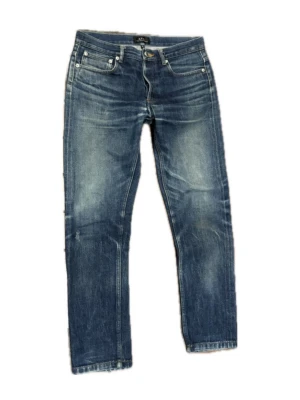 Selvedge A.P.C. Jeans - SIZE 28, petit new standard. Köpta i Japan, galet snygg fade. Selvedge jeans, bra kvalite. En av mina bästa par av jeans.
