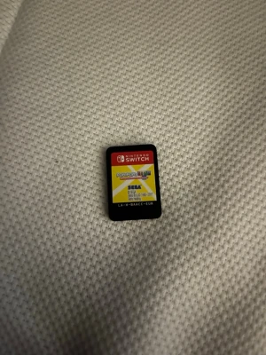 Puyo Puyo Tetris till Nintendo Switch - Nintendo Switch-spel Puyo Puyo Tetris från SEGA. Spelet kommer på ett svart plastkort med färgglad etikett i rött, gult och vitt. Perfekt för dig som gillar pusselspel och vill ha något utmanande och roligt till din Switch.