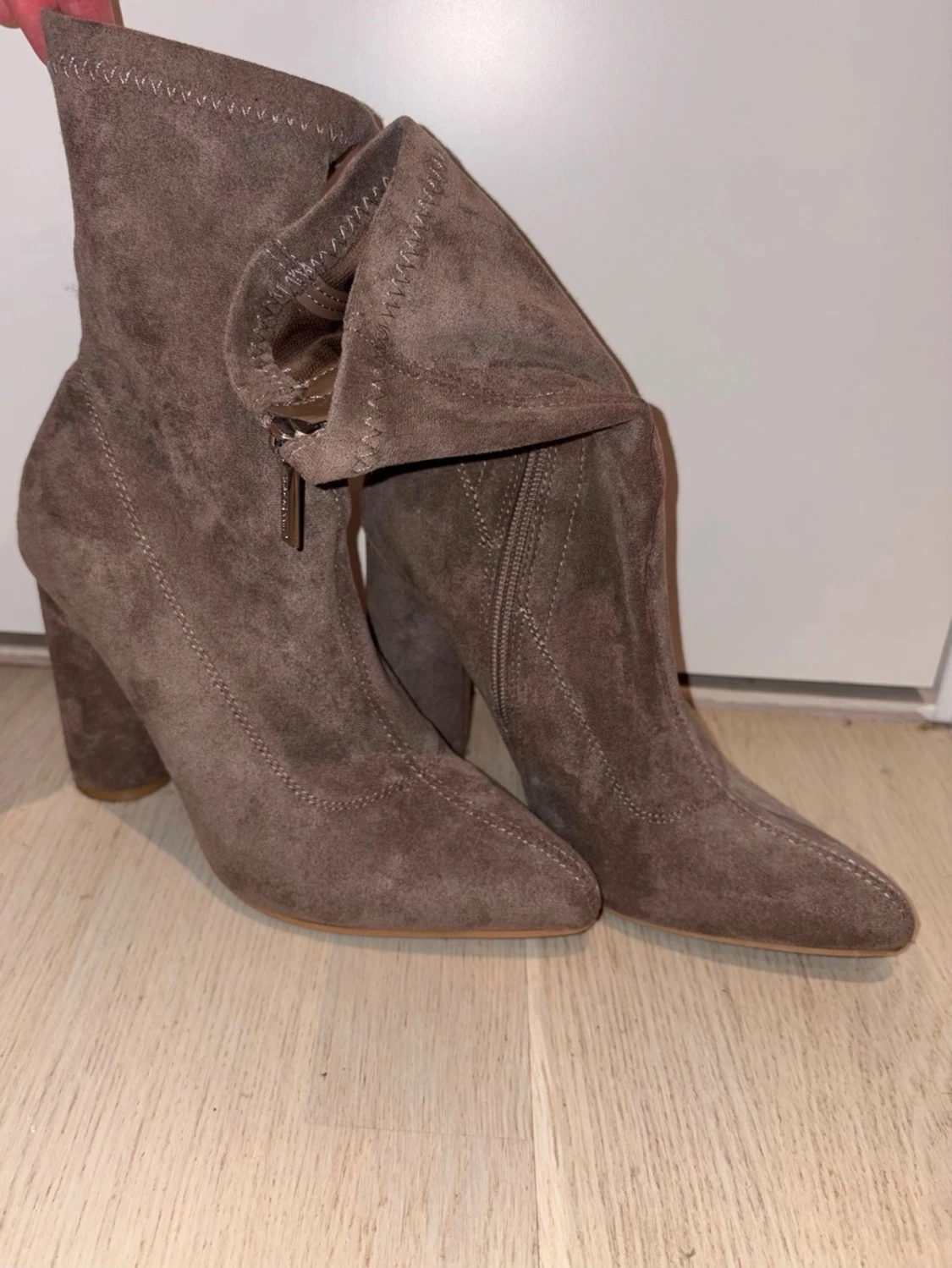 Y2k 2000s suede klackskor