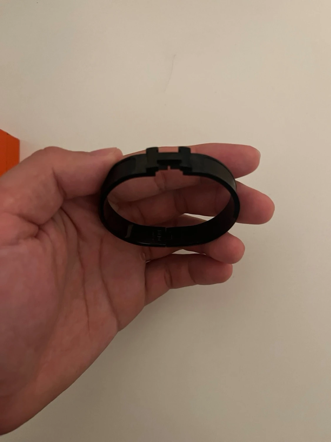 Svart H armband  - 1