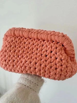 Virkad clutch - Ca 25 x 15 cm