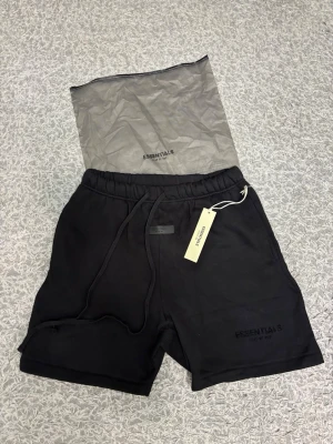 Essentials shorts - Aldrig använda