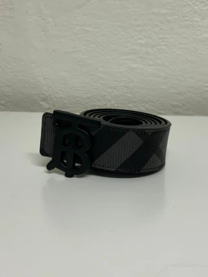 Burberry Bälte  - Helt ny aldrig använd. Storlek 110cm. Snabb frakt. Endast bälte