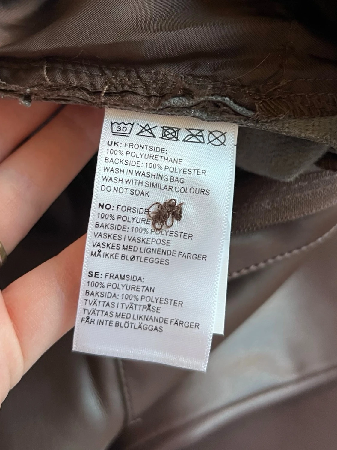 Y2K Bruna byxor i skinnimmitation med hög midja, stl S - 5