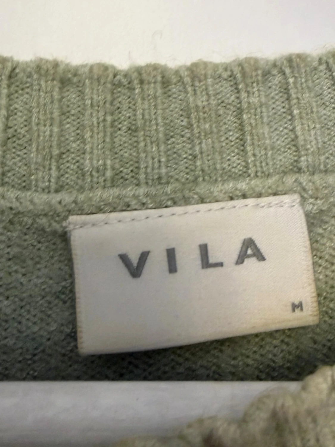 Ljusgrön stickad väst från Vila - 1