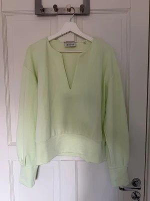 Scotch & Soda topp - Jättefin nästan oanvänd Scotch & Soda topp i en mintgrön färg! Orginalpris ca 1.000kr 