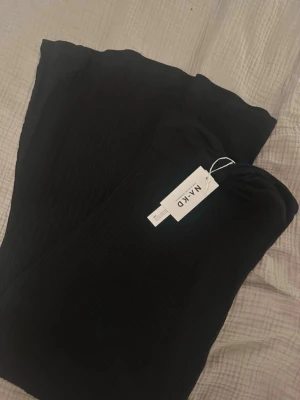 Na-Kd - Front twist Maxi tube dress - Na-Kd  Front twist Maxi tube dress Stl. S Ny med prislapp   Kom gärna med prisförslag!!💗