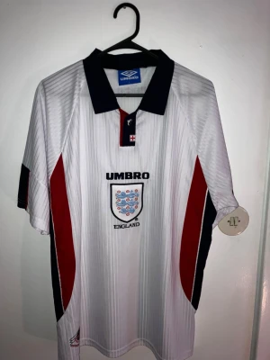 England 98 VM tröja - DM för fler bilder och frågor