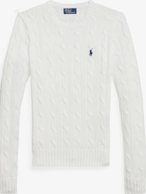 Vit kabelstickad tröja Polo Ralph Lauren - Kabelstickad vit tröja från Polo Ralph Lauren med rund halsringning och den klassiska marinblå logotypen broderad på bröstet. Tröjan har långa ärmar och ribbade muddar vid ärmslut och nederkant. Tillverkad i mjuk bomull för en skön känsla.
