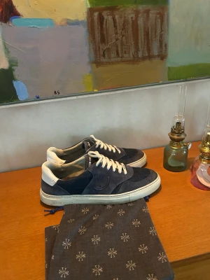  Jacob Cohën dreamer  - Sjukt eftertraktade o sällsynta sneakers från Jacob Cohën. Lite schysstare, perfekt för dig som vill ha stilrena och trendiga skor till vardagslooken. Nypris 6000+!! Mitt pris 2799