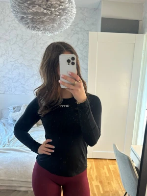 Svart tränings topp💘💘 - En svart träningstopp från Aimin, storlek M💘använd fåtal gånger men inga bieffekter 