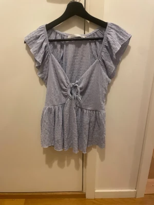 Ljusblå topp - Supersöt ljusblå blus