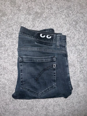 Dondup jeans  - Dondup George jeans i storlek W32, skriv vid intresse